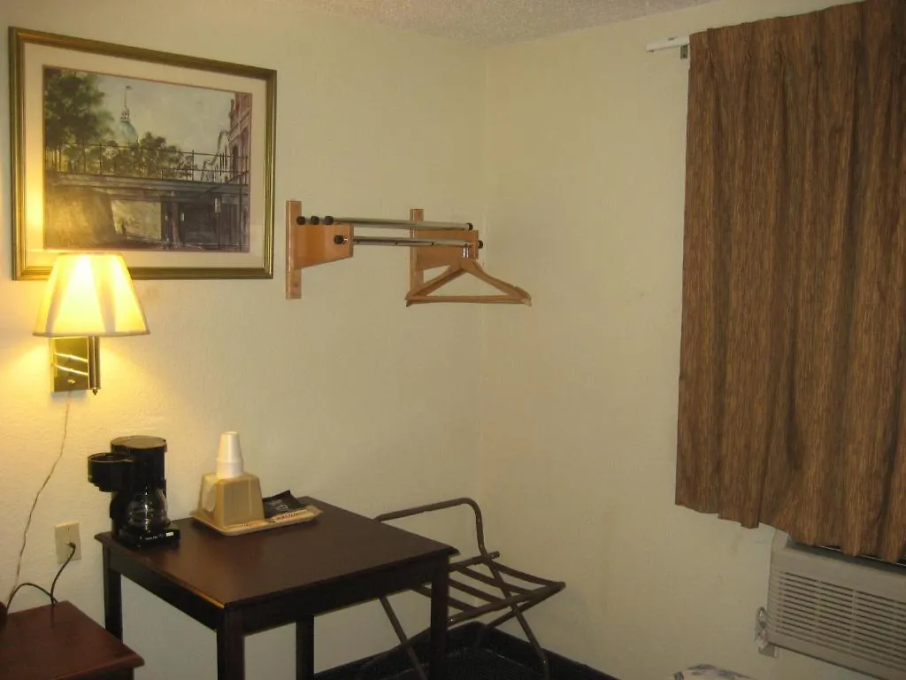 The Lodge At Pensacola Ferry Pass Motel