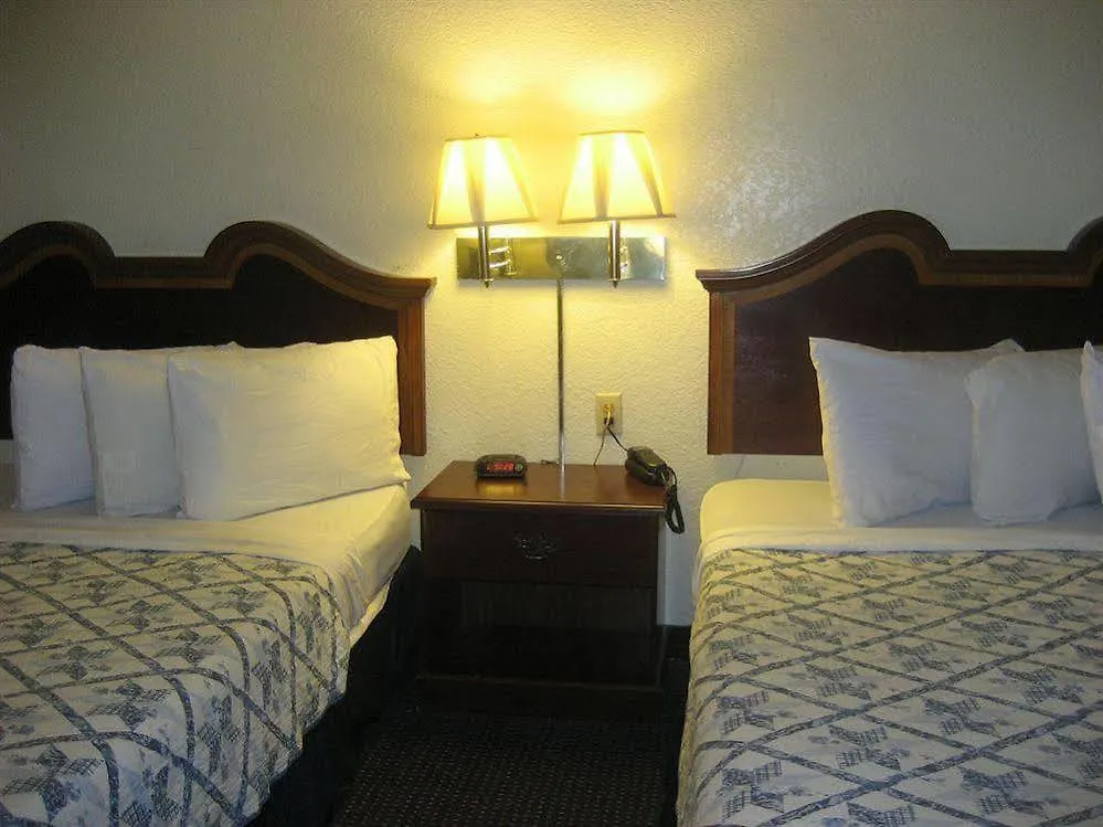 The Lodge At Pensacola Ferry Pass Motel