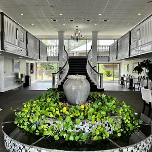 At - Pensacola Motel