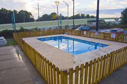 The Lodge At Pensacola Ferry Pass Motel